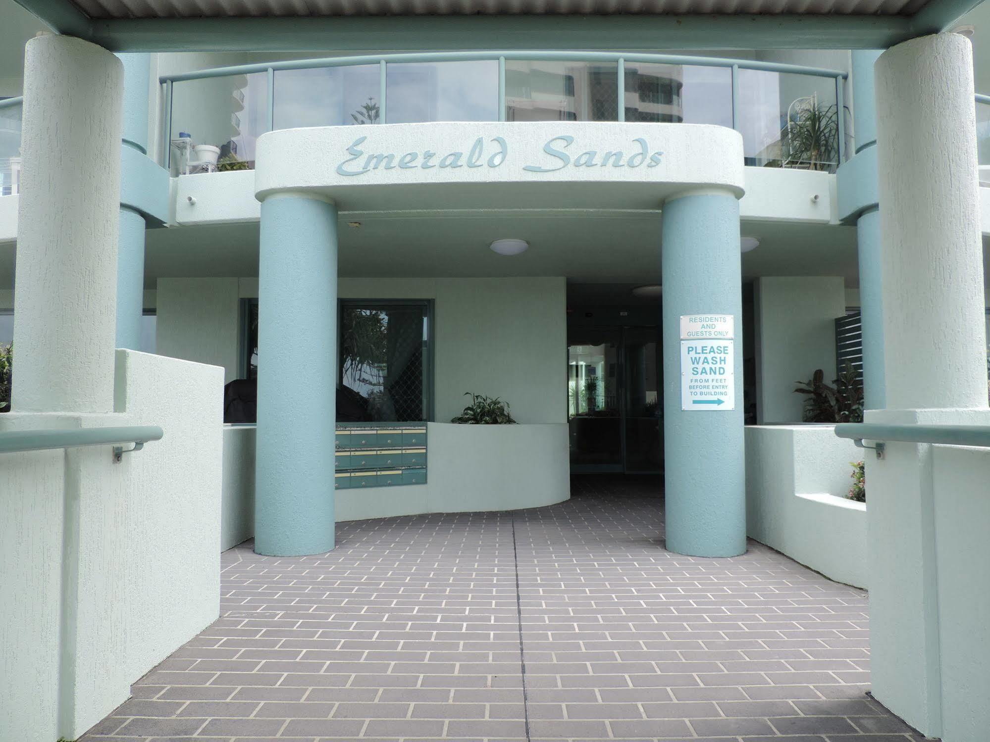 Emerald Sands Holiday Apartments เซิร์ฟเฟอร์สพาราไดซ์ ภายนอก รูปภาพ