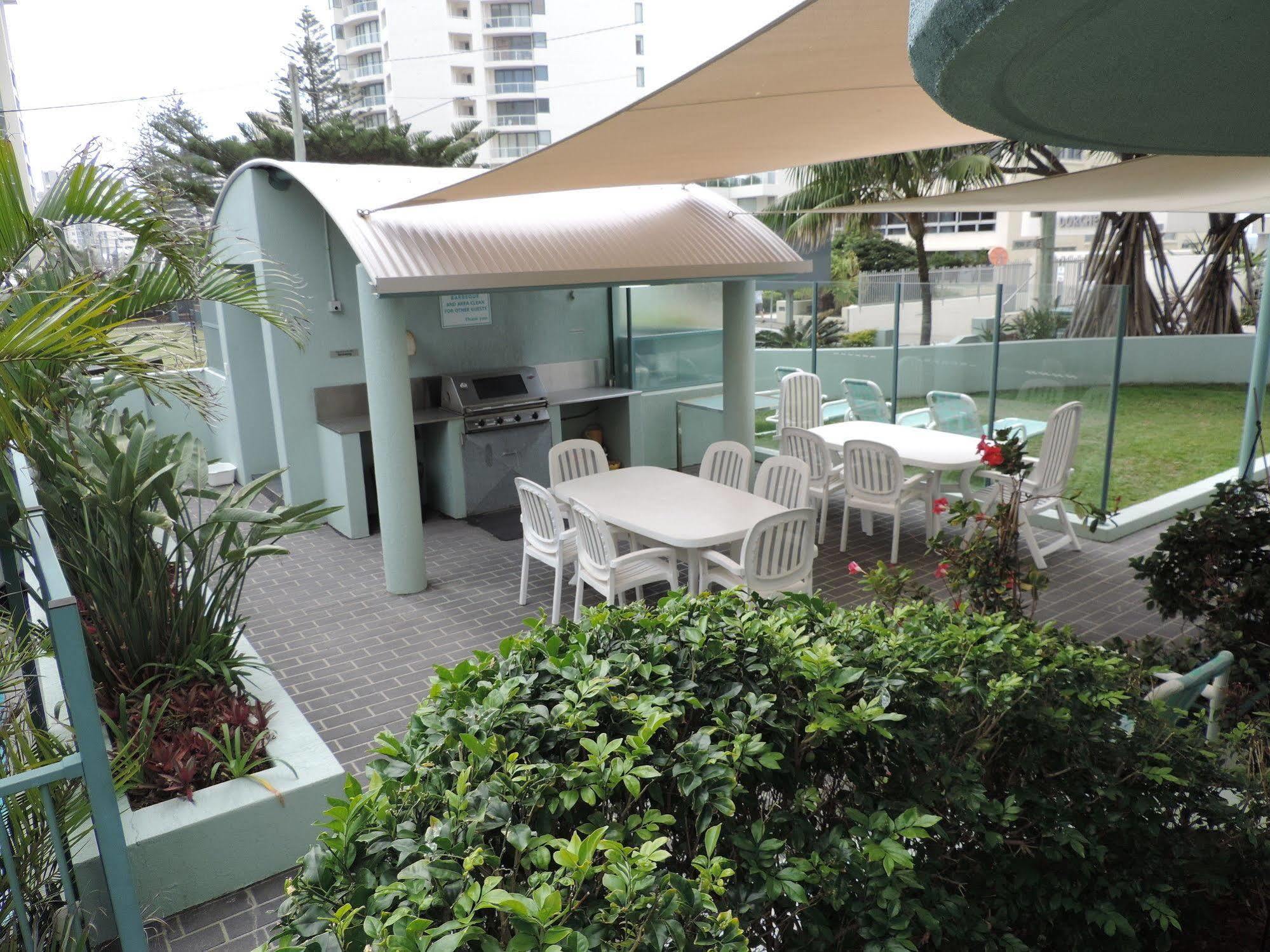Emerald Sands Holiday Apartments เซิร์ฟเฟอร์สพาราไดซ์ ภายนอก รูปภาพ